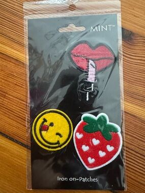 #1 Iron on Patch 😜🍓💋💄
